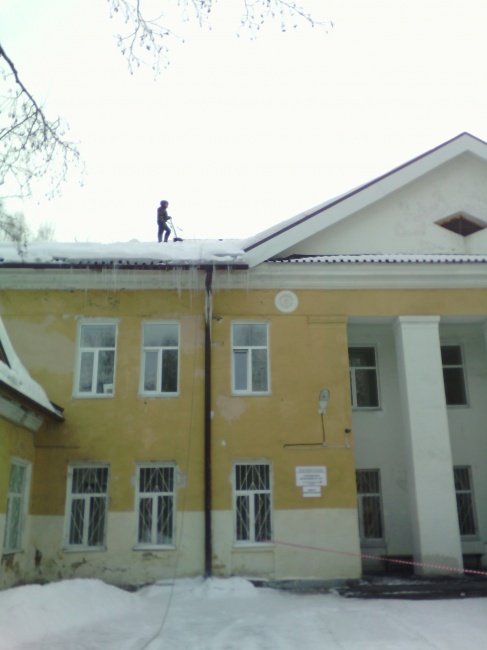 Очистка крыш от снега и наледи54
