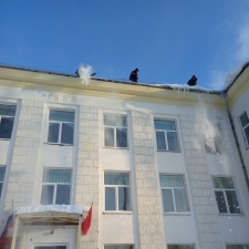 Очистка крыш от снега и наледи промышленными альпинистами 4